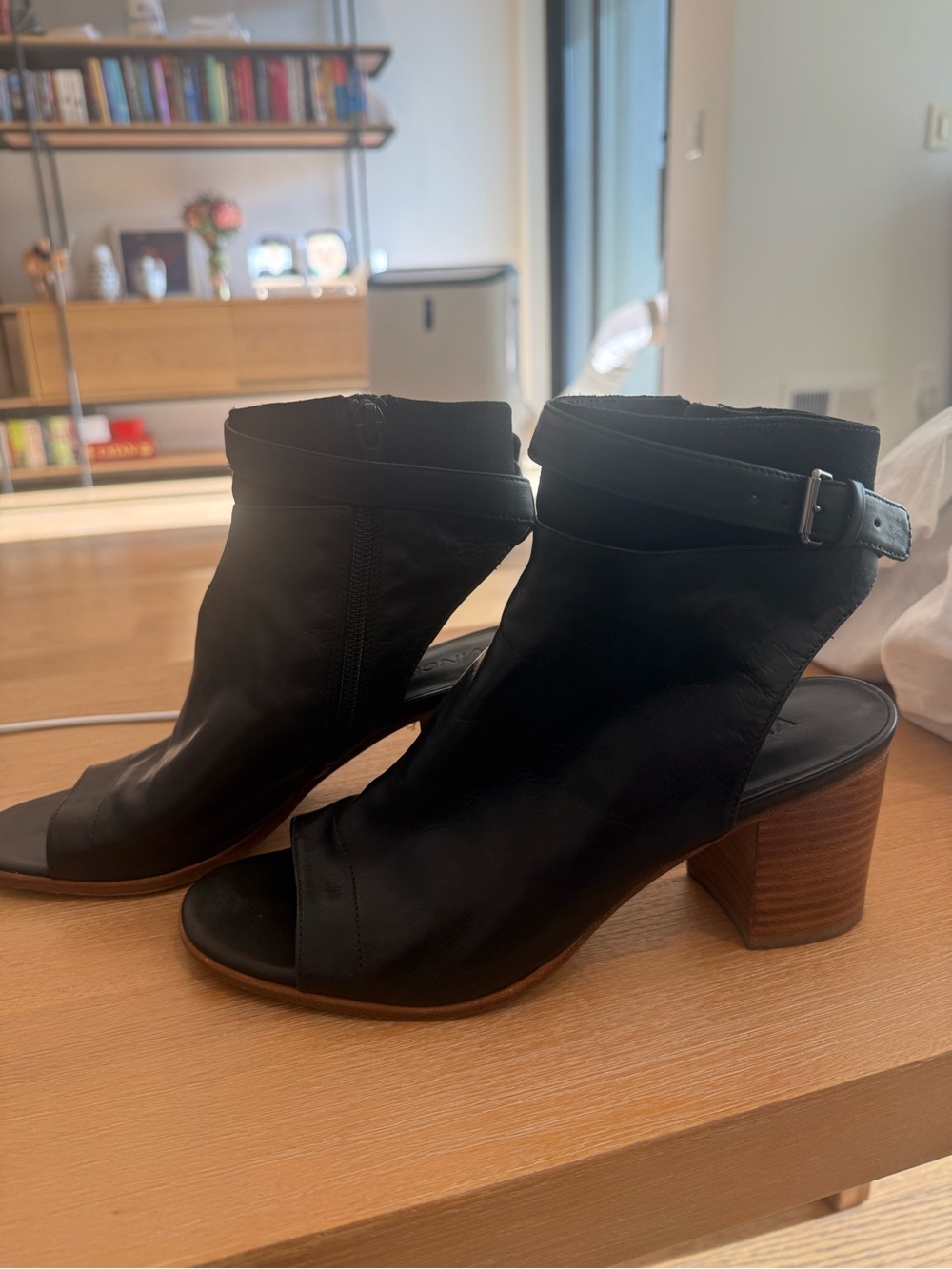 Vince block heel black size 7